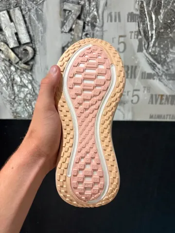 Tweedehands Premium Nike ZoomX Vomero bike — afbeelding 8 van 15