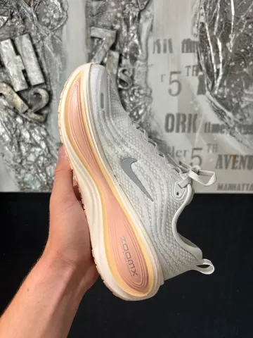Tweedehands Premium Nike ZoomX Vomero bike — afbeelding 5 van 15