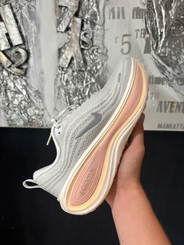 Tweedehands Premium Nike ZoomX Vomero bike — afbeelding 13 van 15
