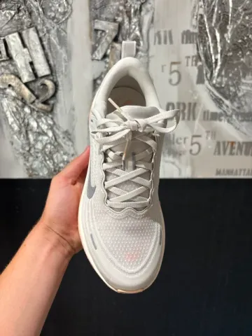 Tweedehands Premium Nike ZoomX Vomero bike — afbeelding 4 van 15
