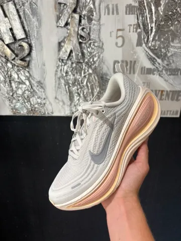 Tweedehands Premium Nike ZoomX Vomero bike — afbeelding 11 van 15