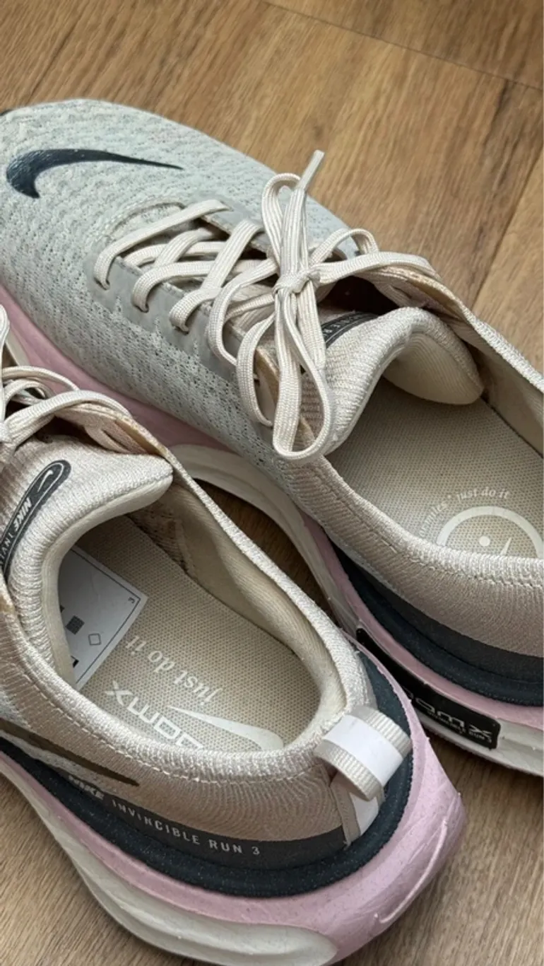 Used Nike ZoomX Invincible Run 3 bike — image 5 of 10