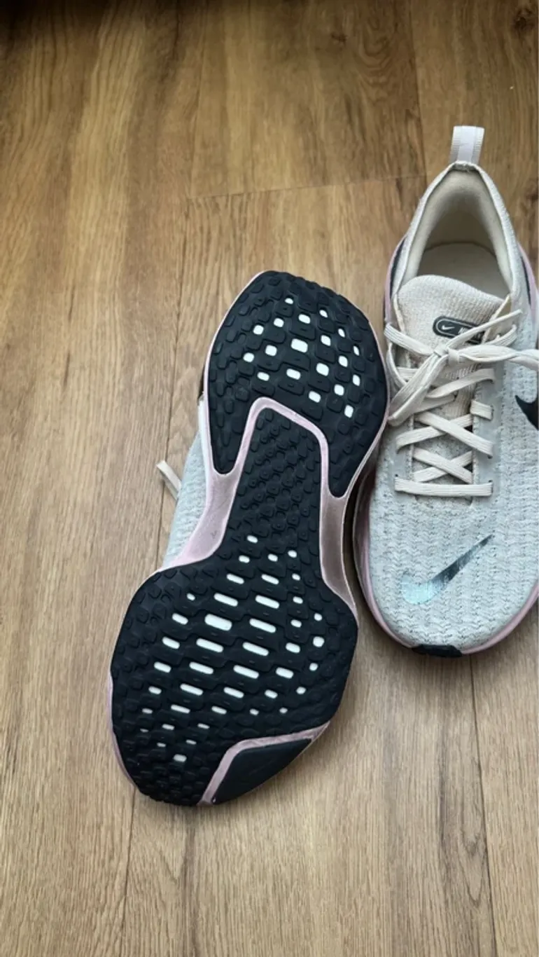 Used Nike ZoomX Invincible Run 3 bike — image 8 of 10