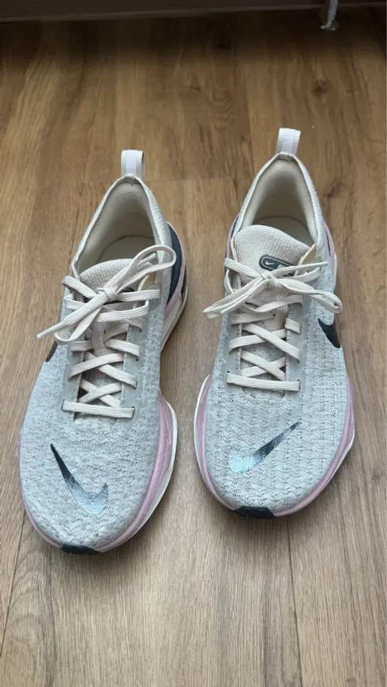 Used Nike ZoomX Invincible Run 3 bike — image 7 of 10