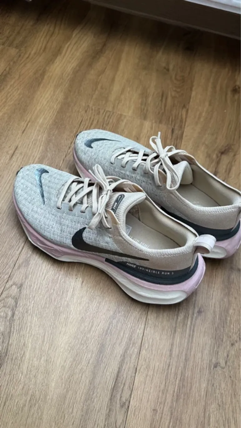 Used Nike ZoomX Invincible Run 3 bike — image 4 of 10