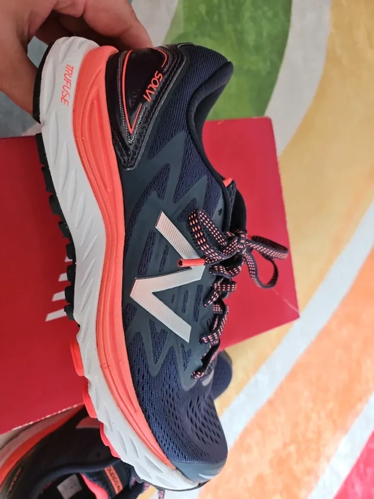 Käytetty New Balance Laufschuhe bike — kuva 3 / 3