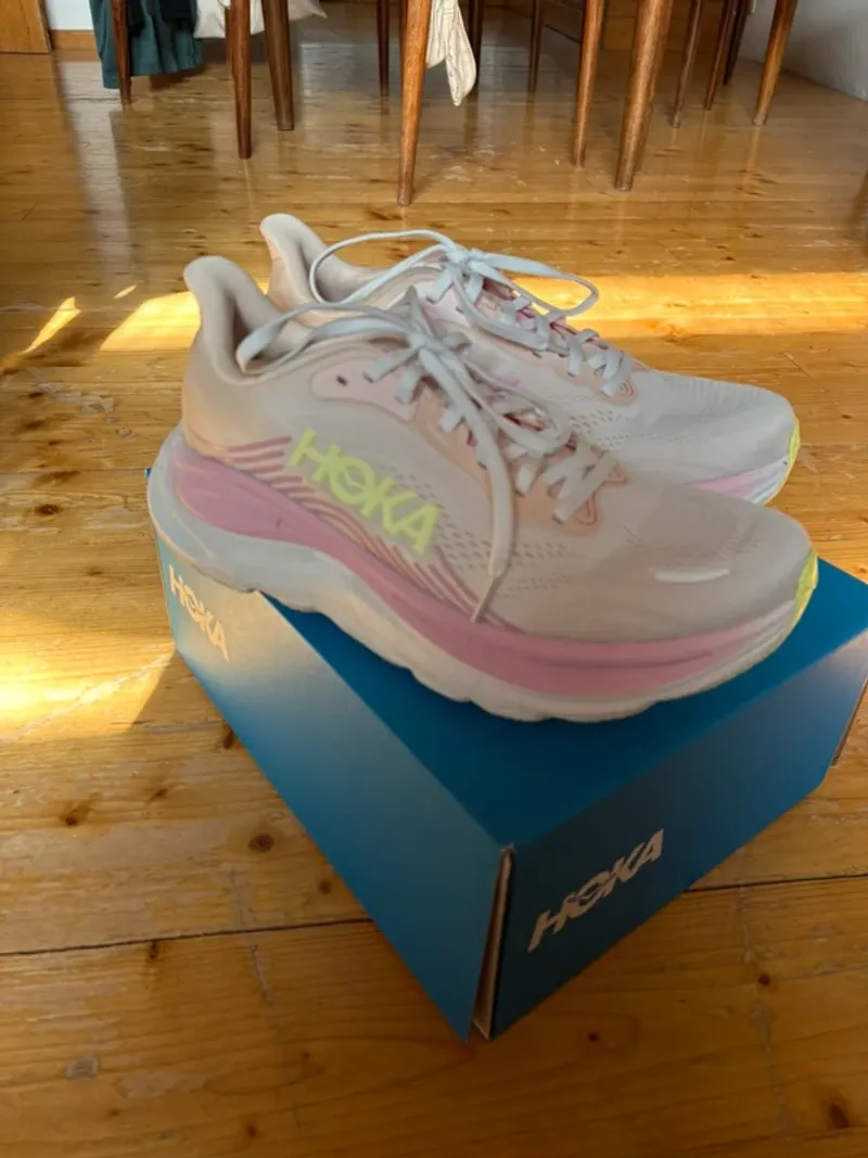 Käytetty Hoka Clifton 11 Running Shoes