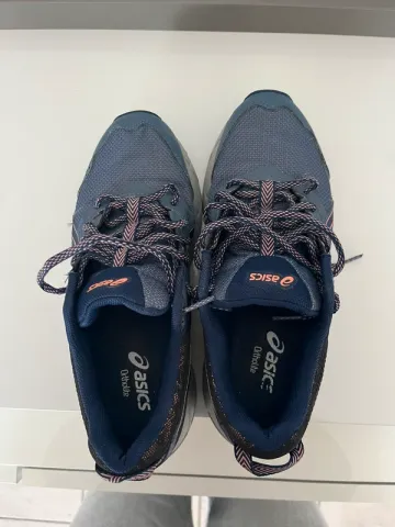 Used Asics Running Shoes bike — image 4 of 5