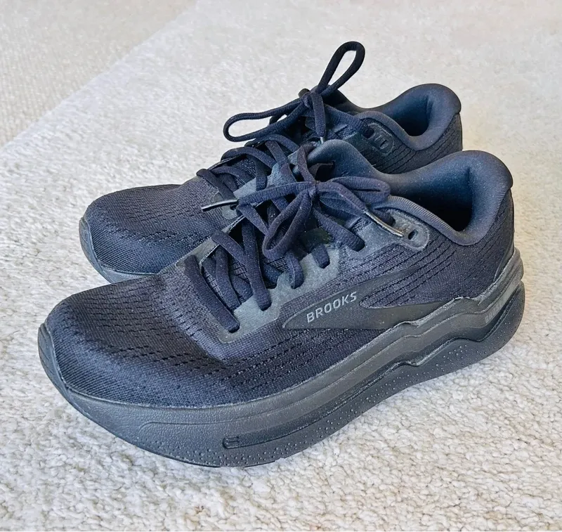 Käytetty Brooks Ghost Max 2 Running Shoes