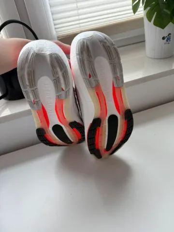 Adidas Ultraboost bike d'occasion — image 3 sur 5