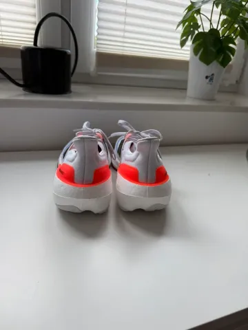 Adidas Ultraboost bike d'occasion — image 2 sur 5