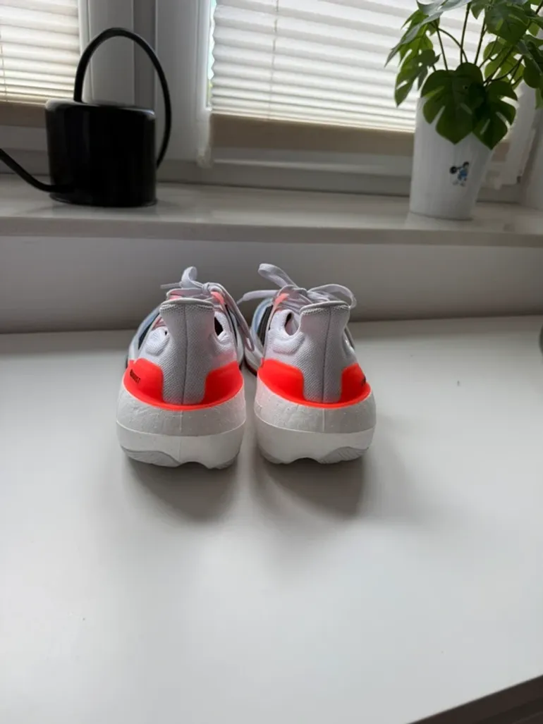 Adidas Ultraboost bike d'occasion — image 2 sur 5