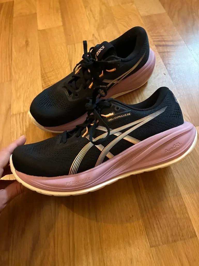 Used Asics Gel Cumulus 28 bike — image 3 of 4