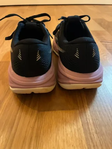 Used Asics Gel Cumulus 28 bike — image 4 of 4