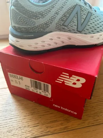 New Balance Running Shoes bike d'occasion — image 2 sur 3