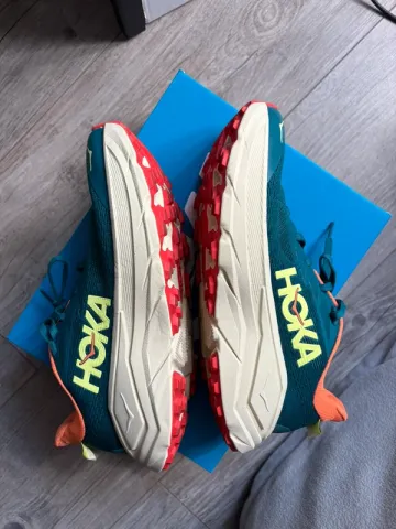 Used Hoka Challenger 8 bike — image 4 of 6
