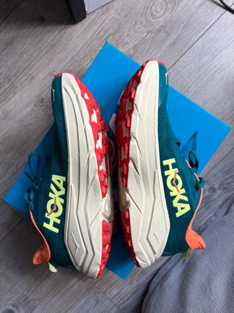 Used Hoka Challenger 8 bike — image 4 of 6