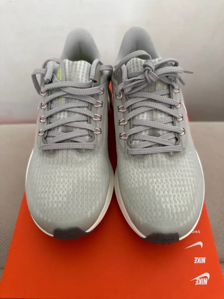 Used Nike Damen Laufschuhe bike — image 2 of 4