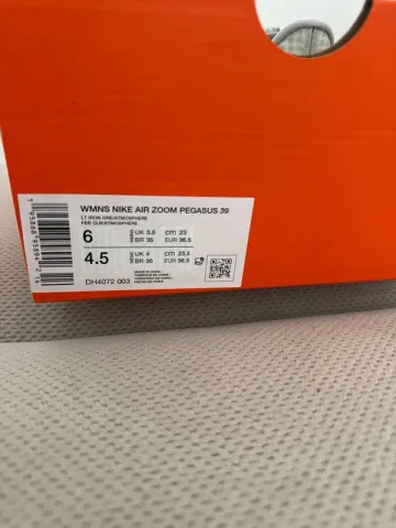 Used Nike Damen Laufschuhe bike — image 1 of 4