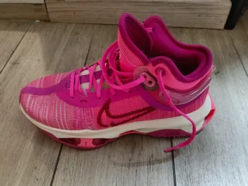 Used Nike Volleyball Shoes bike — image 2 of 3