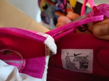 Used Nike Volleyball Shoes bike — image 3 of 3