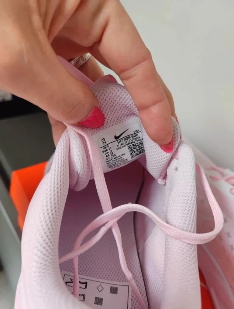 Used Nike Performance Running Shoes bike — image 2 of 4