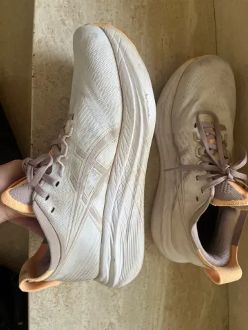 Asics Nimbus 28 bike d'occasion — image 2 sur 6