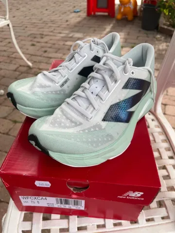 Gebrauchtes New Balance FuelCell Rebel v4 bike — Bild 2 von 4