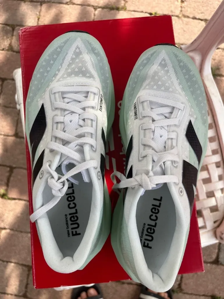 Gebrauchtes New Balance FuelCell Rebel v4 bike — Bild 3 von 4