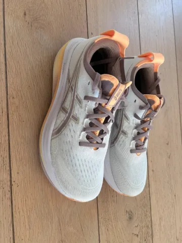 Gebrauchtes Asics Nimbus bike — Bild 1 von 4