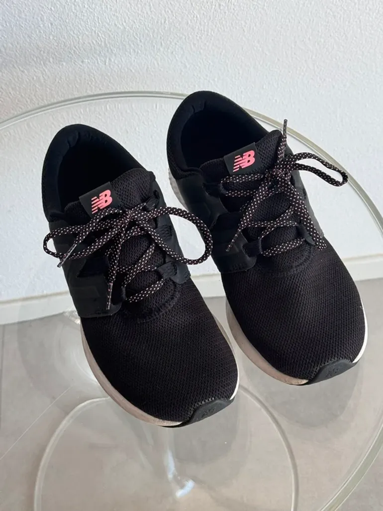 Używany New Balance Fresh Foam Vero Racer bike — zdjęcie 4 z 5