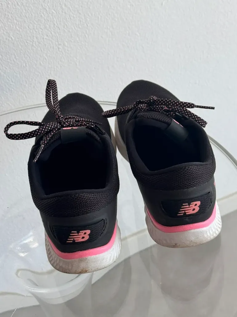 Używany New Balance Fresh Foam Vero Racer bike — zdjęcie 3 z 5