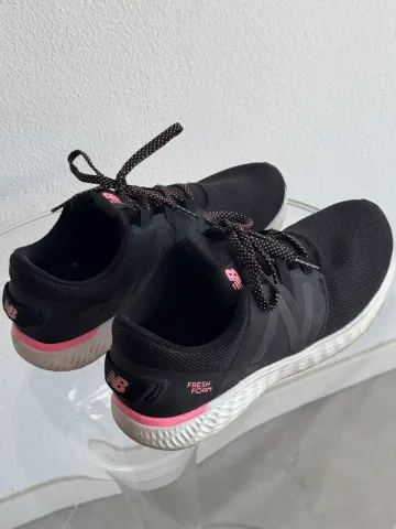 Używany New Balance Fresh Foam Vero Racer bike — zdjęcie 2 z 5