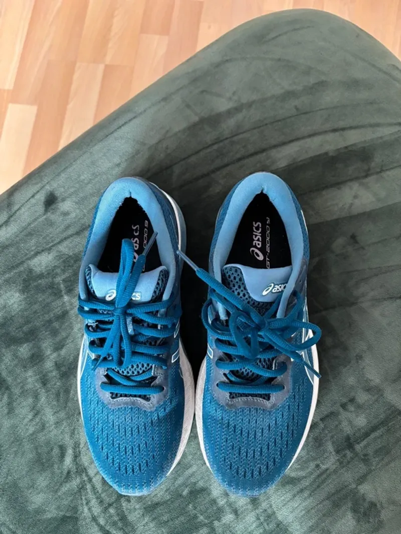 Käytetty Asics Laufschuhe Running Shoes