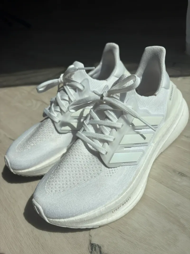 Używany Adidas Ultraboost Light Running Shoes