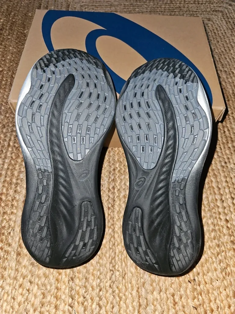 Used Asics Gel Saiun 3 bike — image 6 of 7