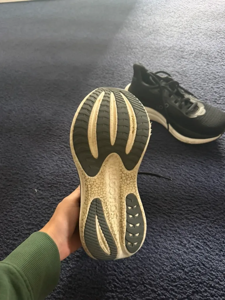 Used Saucony Triumph 23 bike — image 2 of 4