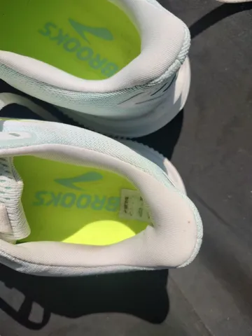 Used Brooks Ghost 17 bike — image 3 of 10