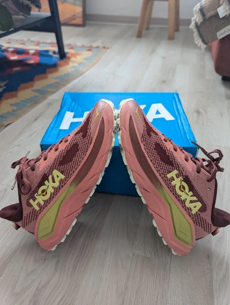 Used Hoka Challenger 8 bike — image 2 of 8