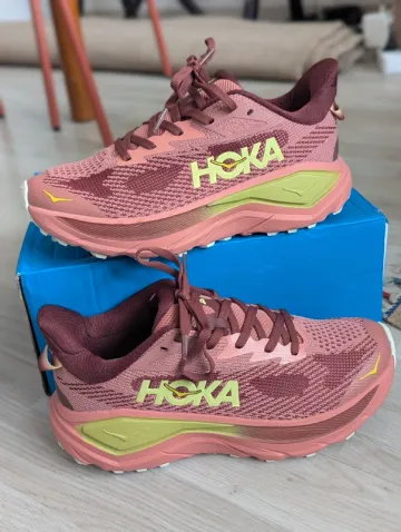 Used Hoka Challenger 8 bike — image 1 of 8