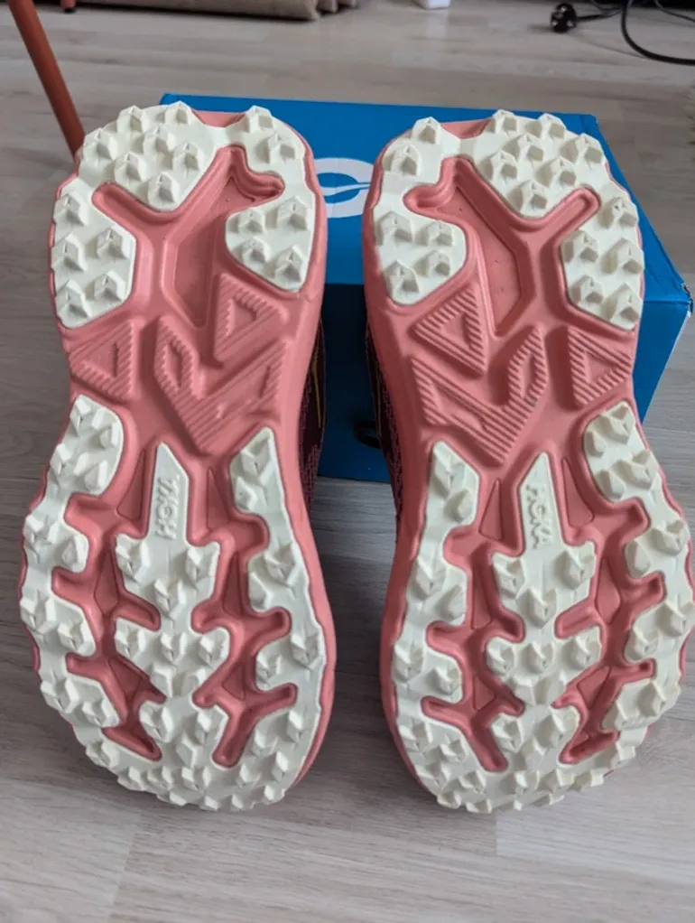 Used Hoka Challenger 8 bike — image 7 of 8