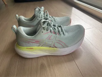 Asics Running Shoes bike d'occasion — image 1 sur 5