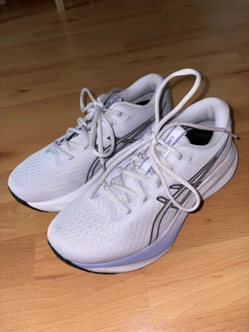 Used Asics Gel-Excite 11 Running Shoes