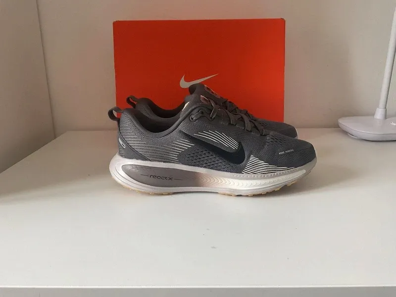 Used Nike Vomero 18 Running Shoes