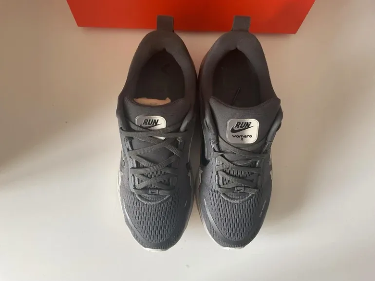 Used Nike Vomero 18 bike — image 3 of 11