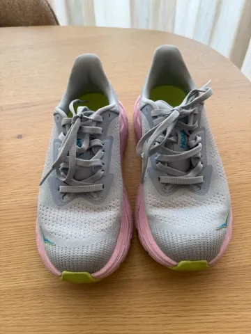 Used Hoka Arahi 7 bike — image 2 of 4