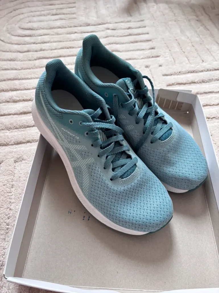 Tweedehands Adidas Asics Training Shoes bike — afbeelding 2 van 5