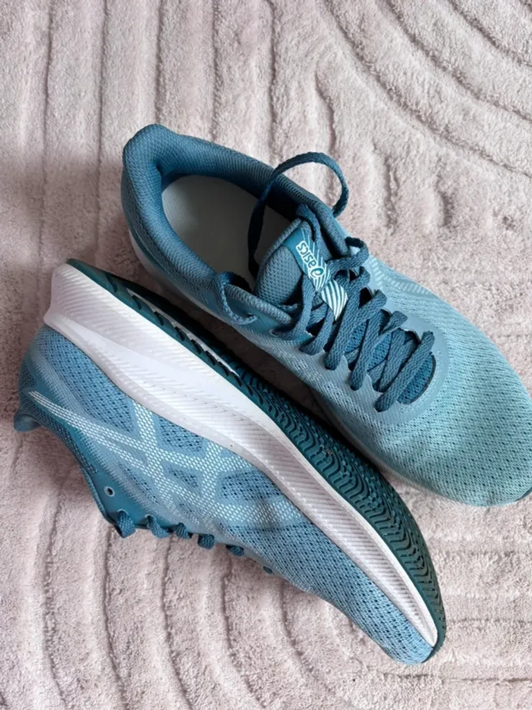 Tweedehands Adidas Asics Training Shoes bike — afbeelding 4 van 5