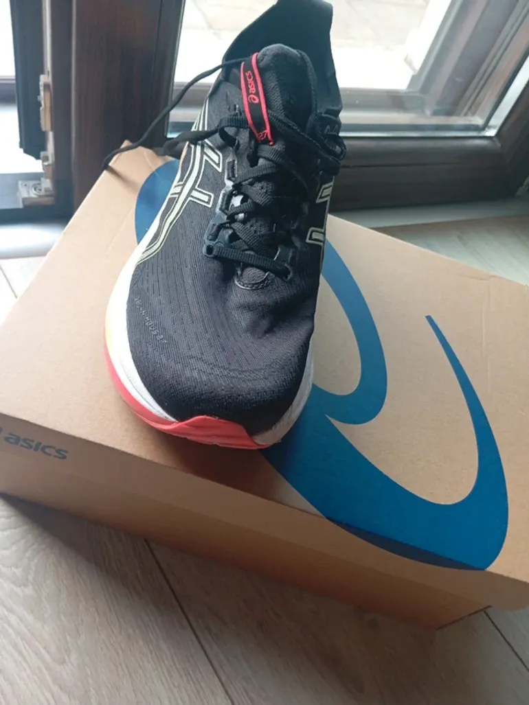 Used Scarpa Asics Running Shoes bike — image 5 of 6