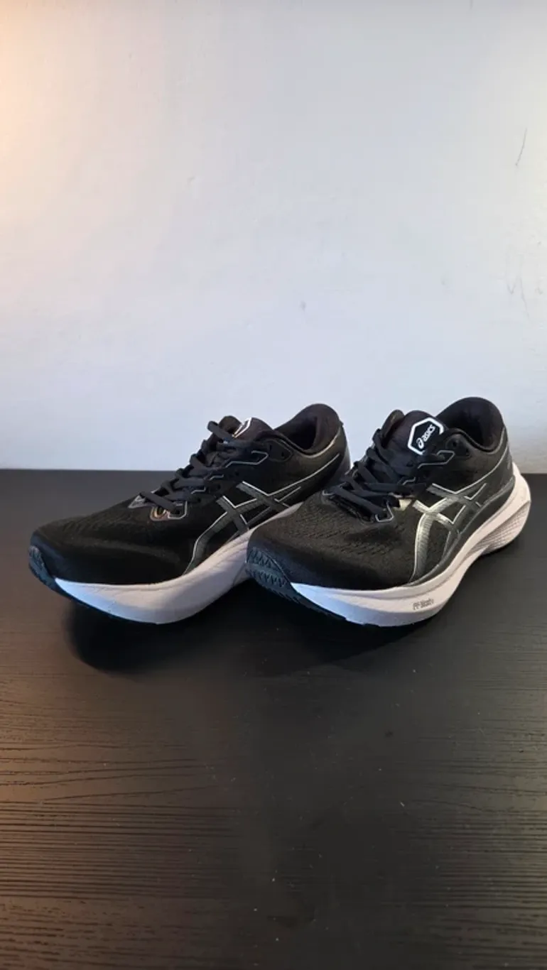 Used Asics Gel Kayano 30 bike — image 3 of 12